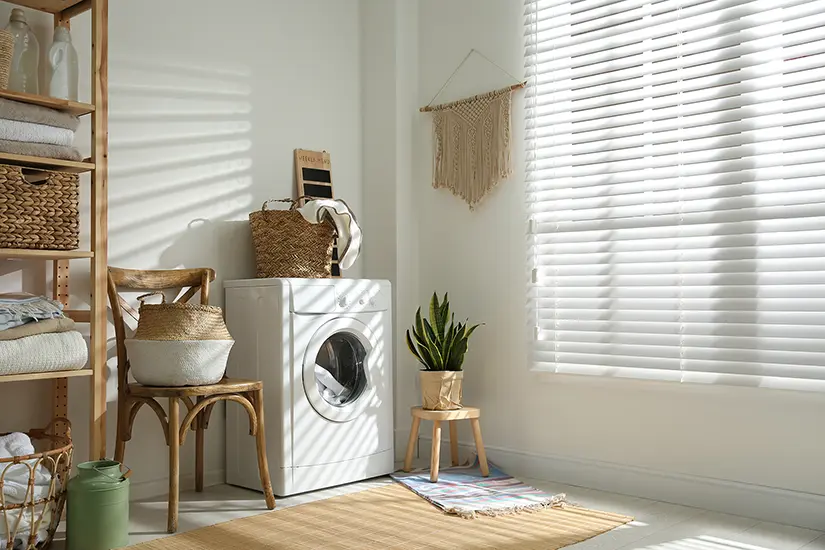 Venetian blinds for bathroom